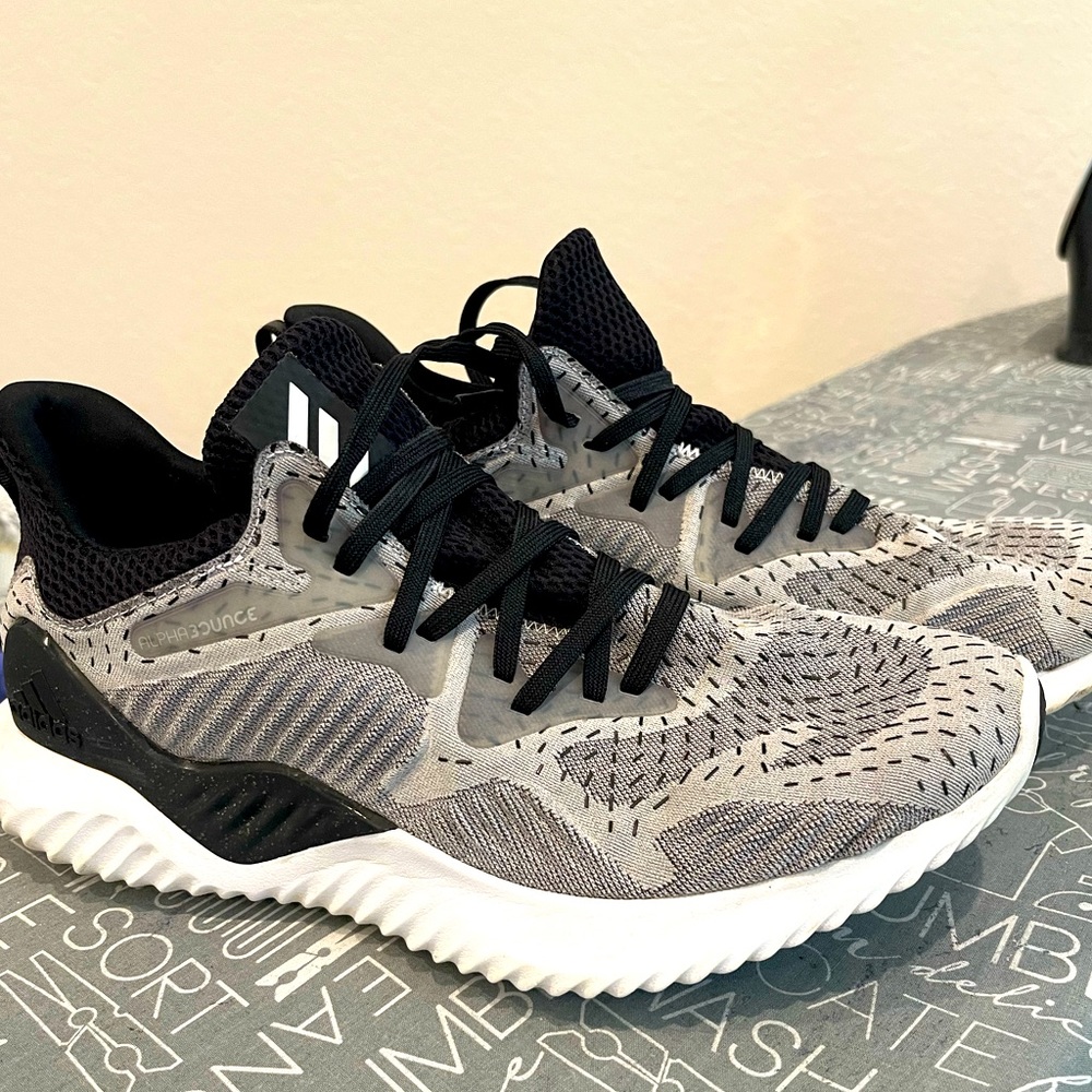 Men’s Adidas Alpha Bounce sz10.5